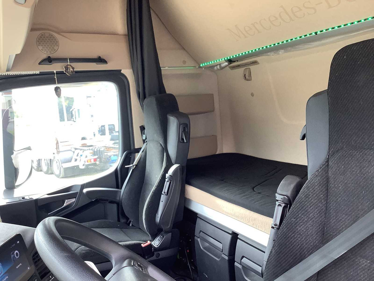 MERCEDES-BENZ - ACTROS 963-4-A - TRUCK - 2023 - Грузовик: фото 5 MERCEDES-BENZ - ACTROS 963-4-A - TRUCK - 2023 - Грузовик: фото 5