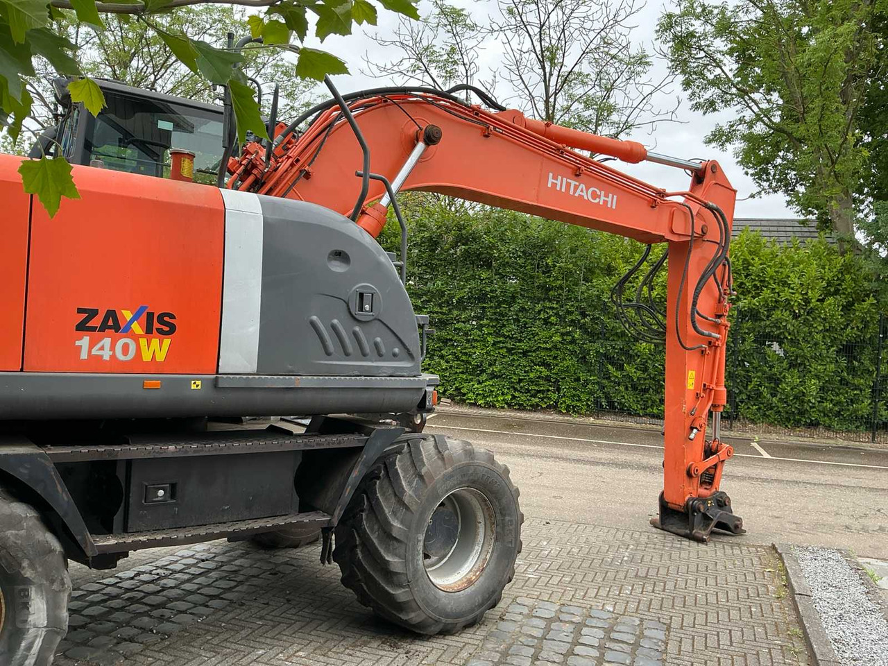 Hitachi ZX140W-3 - Колёсный экскаватор: фото 5 Hitachi ZX140W-3 - Колёсный экскаватор: фото 5