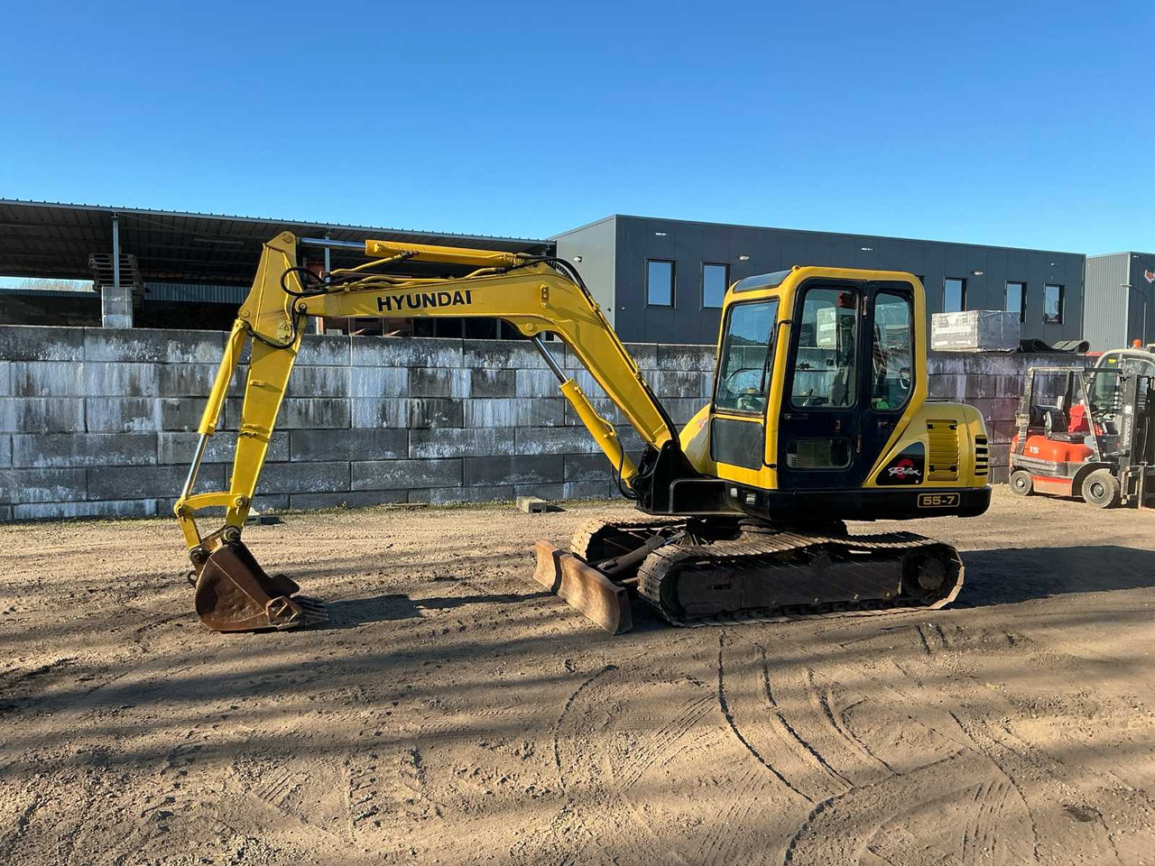 Hyundai Robex 55-7 - Гусеничный экскаватор: фото 1 Hyundai Robex 55-7 - Гусеничный экскаватор: фото 1
