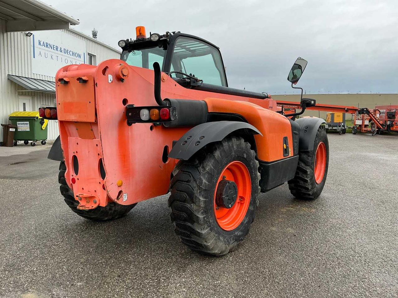 JCB 535-95 - Мини-погрузчик с бортовым поворотом: фото 4 JCB 535-95 - Мини-погрузчик с бортовым поворотом: фото 4