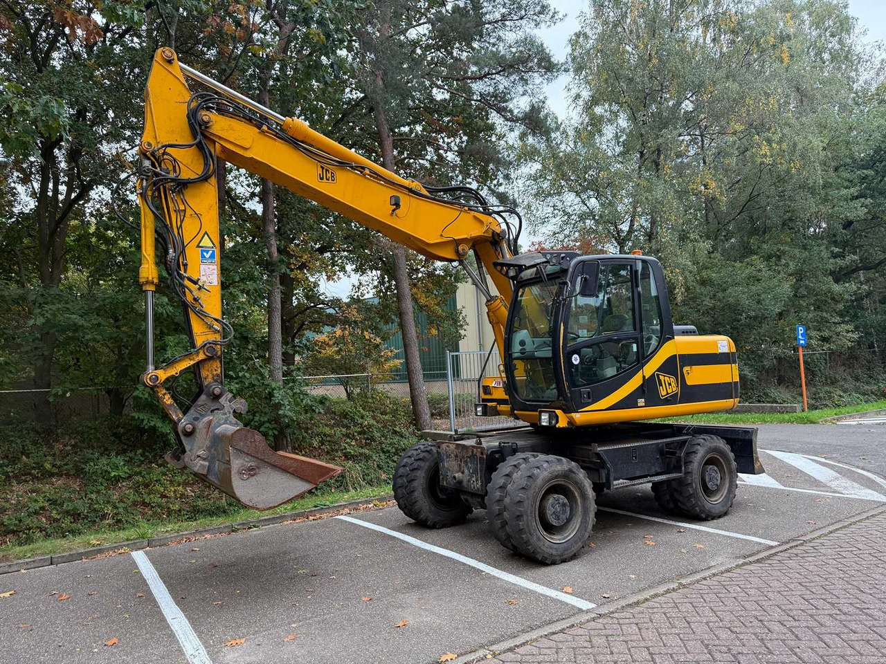 JCB JS 145 W - Колёсный экскаватор: фото 1 JCB JS 145 W - Колёсный экскаватор: фото 1