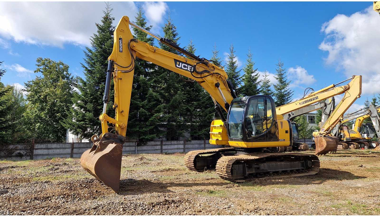JCB JZ235LC - Гусеничный экскаватор: фото 1 JCB JZ235LC - Гусеничный экскаватор: фото 1