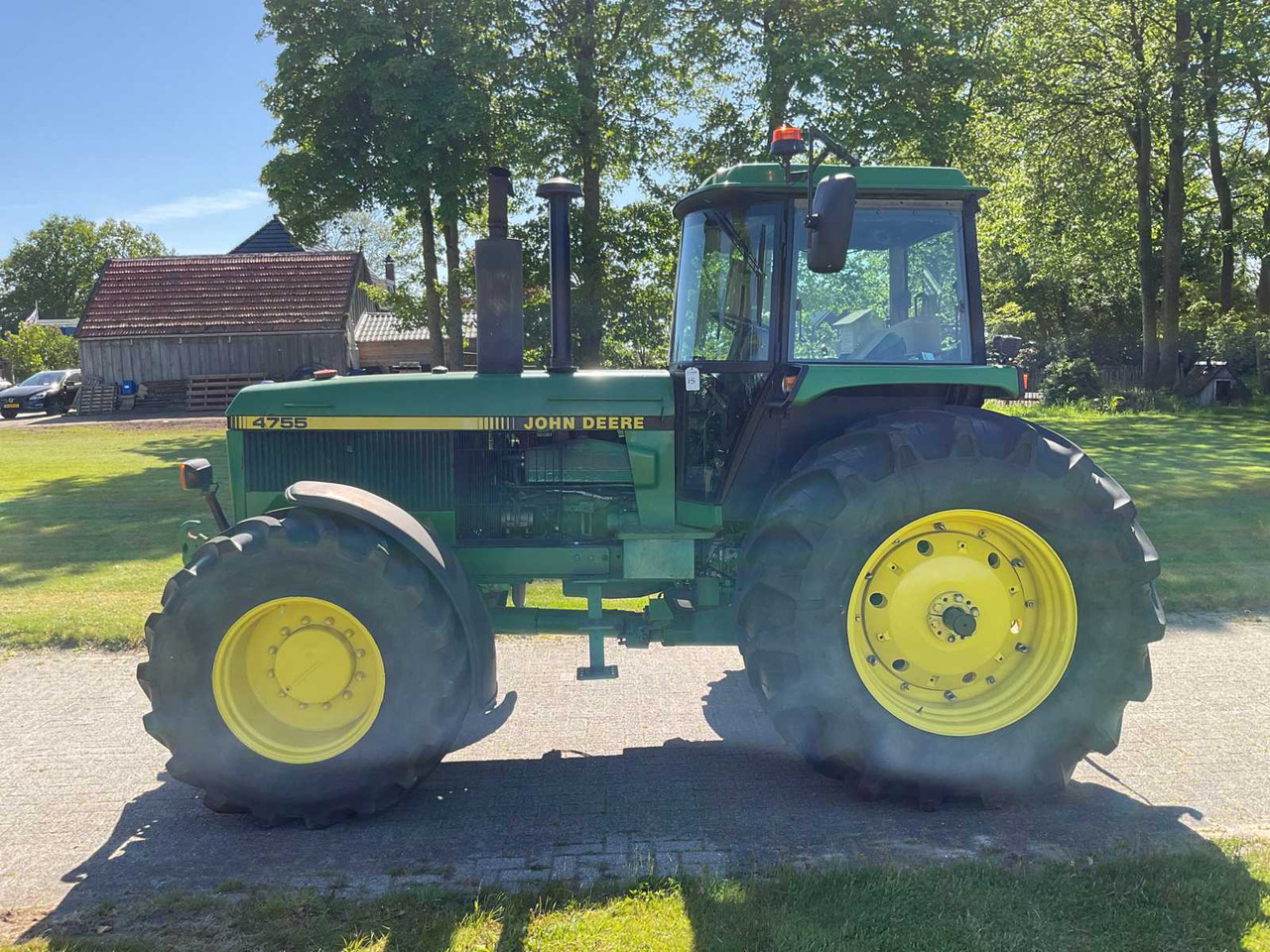 John Deere 4755 - Трактор: фото 3 John Deere 4755 - Трактор: фото 3