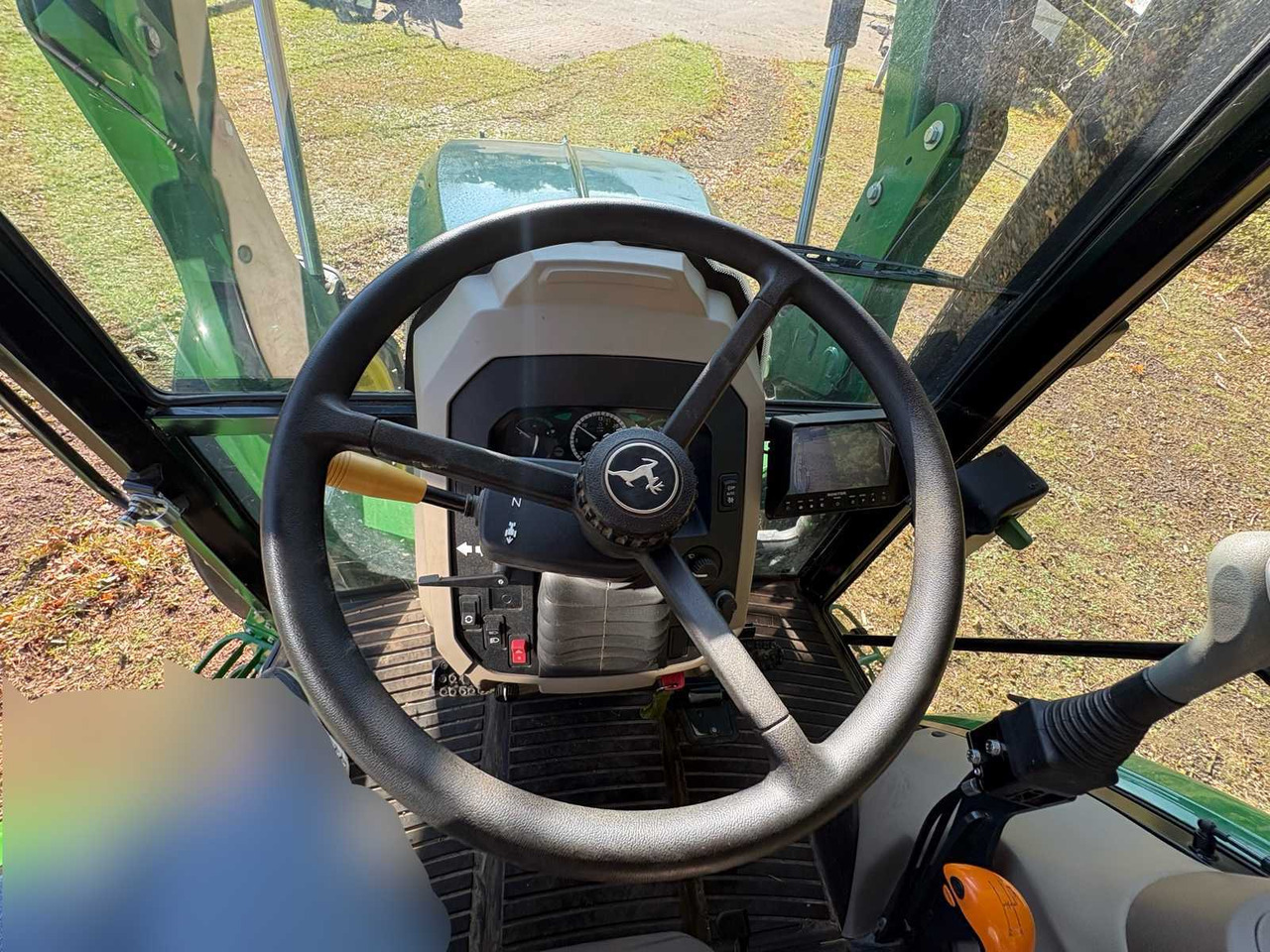 John Deere 5075E mit Stoll Frontlader Solid 35-18.1P - Трактор: фото 4 John Deere 5075E mit Stoll Frontlader Solid 35-18.1P - Трактор: фото 4