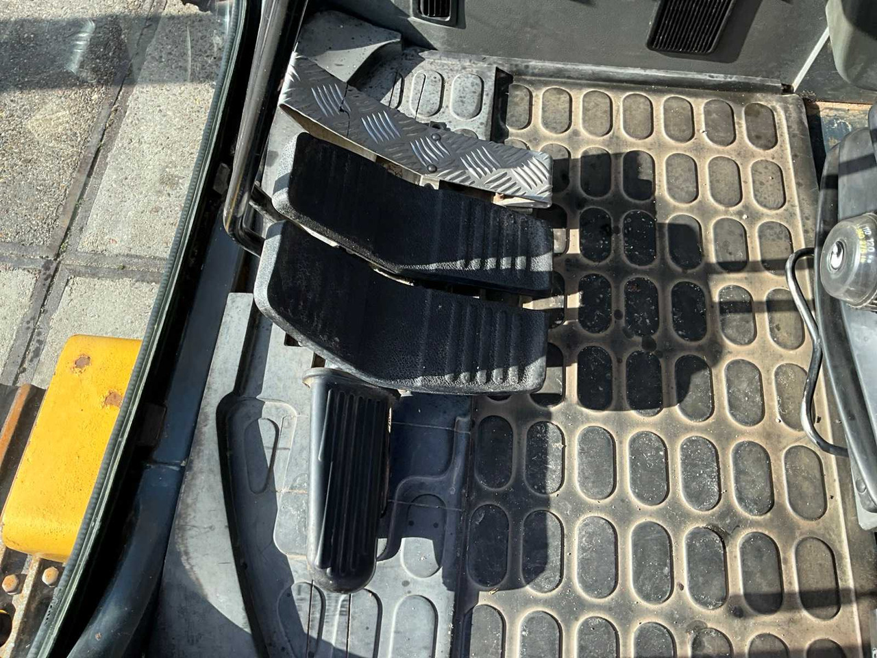 Гусеничный экскаватор Komatsu 1999 KOMATSU ACTIVE PC240LC CRAWLER EXCAVATOR: фото 17 Гусеничный экскаватор Komatsu 1999 KOMATSU ACTIVE PC240LC CRAWLER EXCAVATOR: фото 17