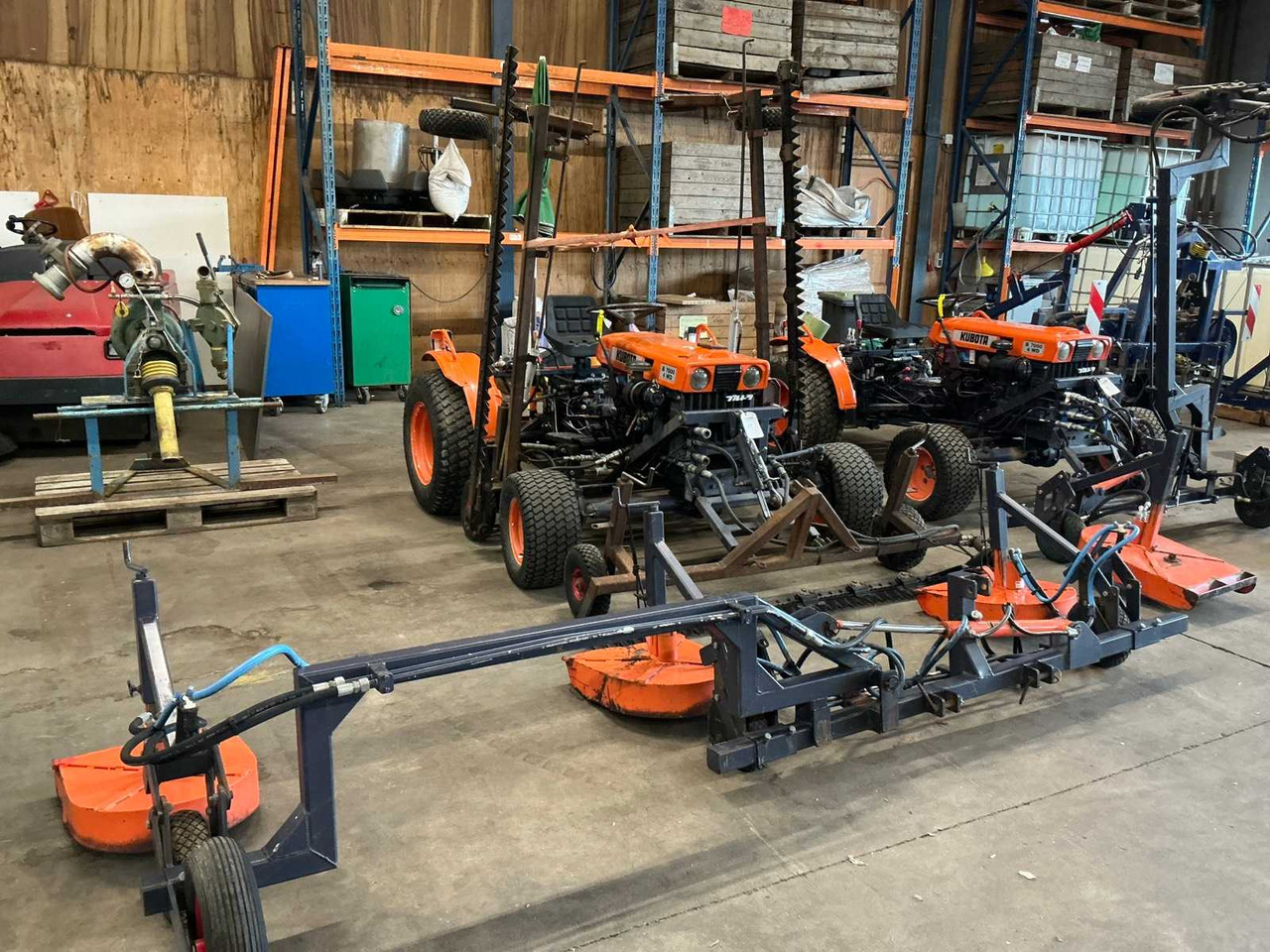 Kubota B7000 4WD - Минитрактор: фото 1 Kubota B7000 4WD - Минитрактор: фото 1