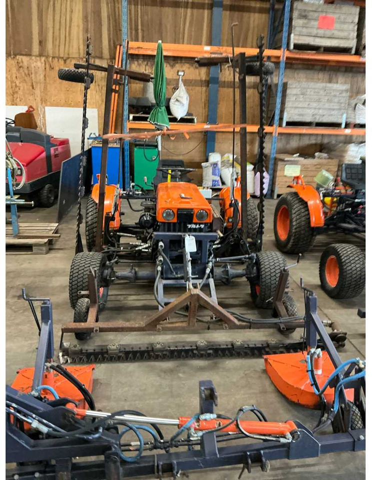 Kubota B7000 4WD - Минитрактор: фото 3 Kubota B7000 4WD - Минитрактор: фото 3