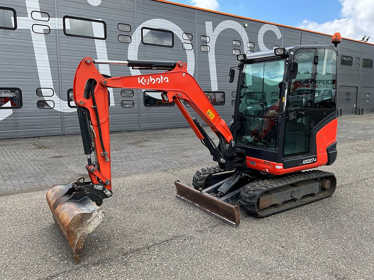 Kubota KX027-4 - Мини-экскаватор: фото 1 Kubota KX027-4 - Мини-экскаватор: фото 1