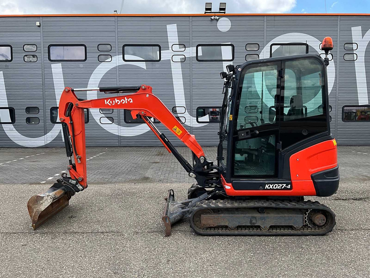 Kubota KX027-4 - Мини-экскаватор: фото 2 Kubota KX027-4 - Мини-экскаватор: фото 2