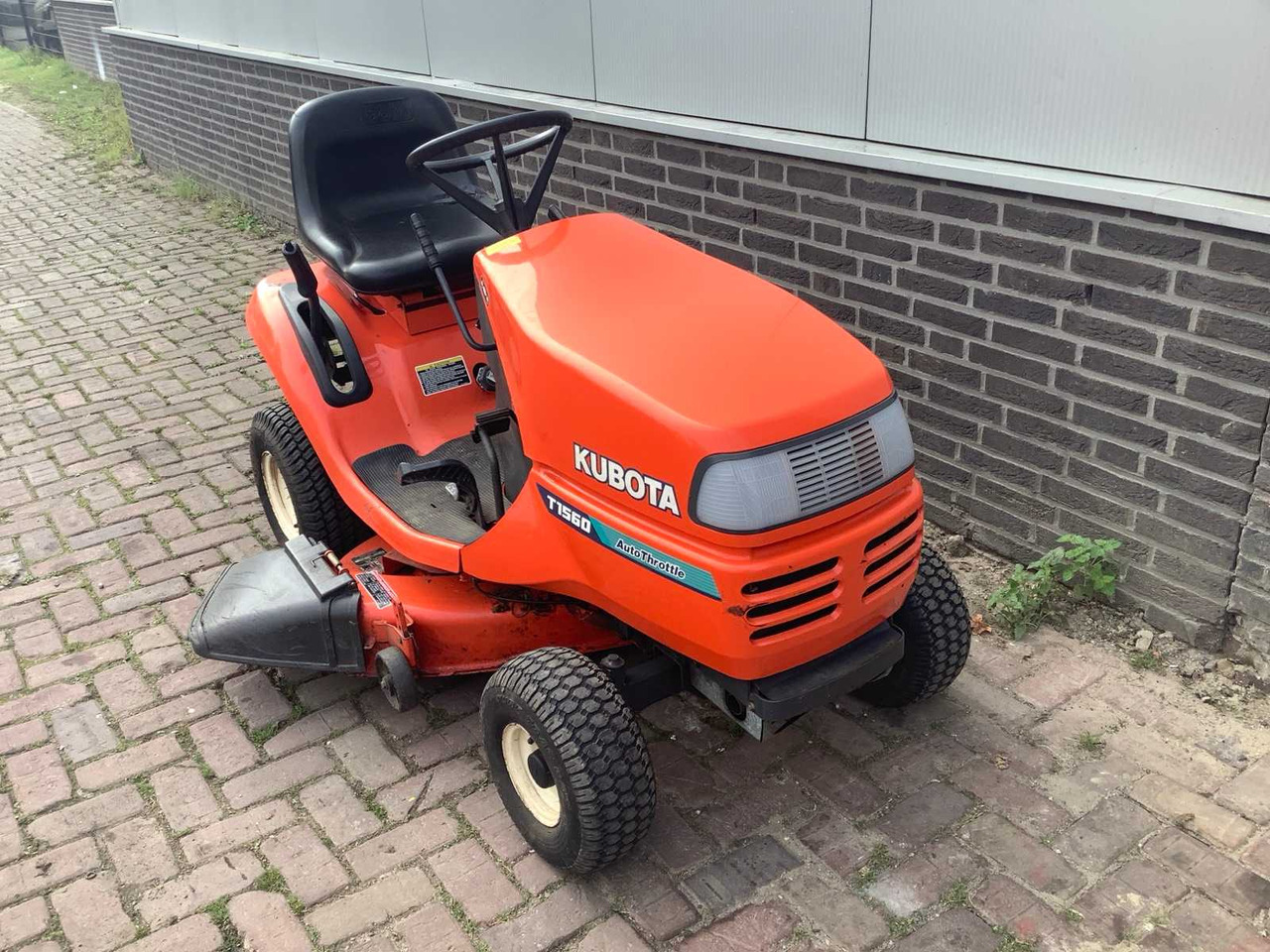 Kubota T1560 - Газонокосилка: фото 2 Kubota T1560 - Газонокосилка: фото 2