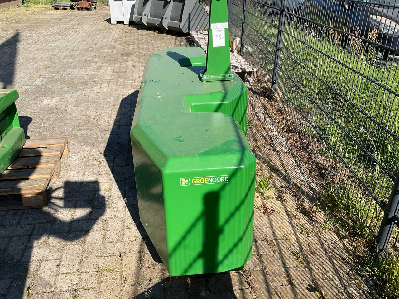 Landkracht 2500 Kg - Фронтальный погрузчик для трактора: фото 2 Landkracht 2500 Kg - Фронтальный погрузчик для трактора: фото 2