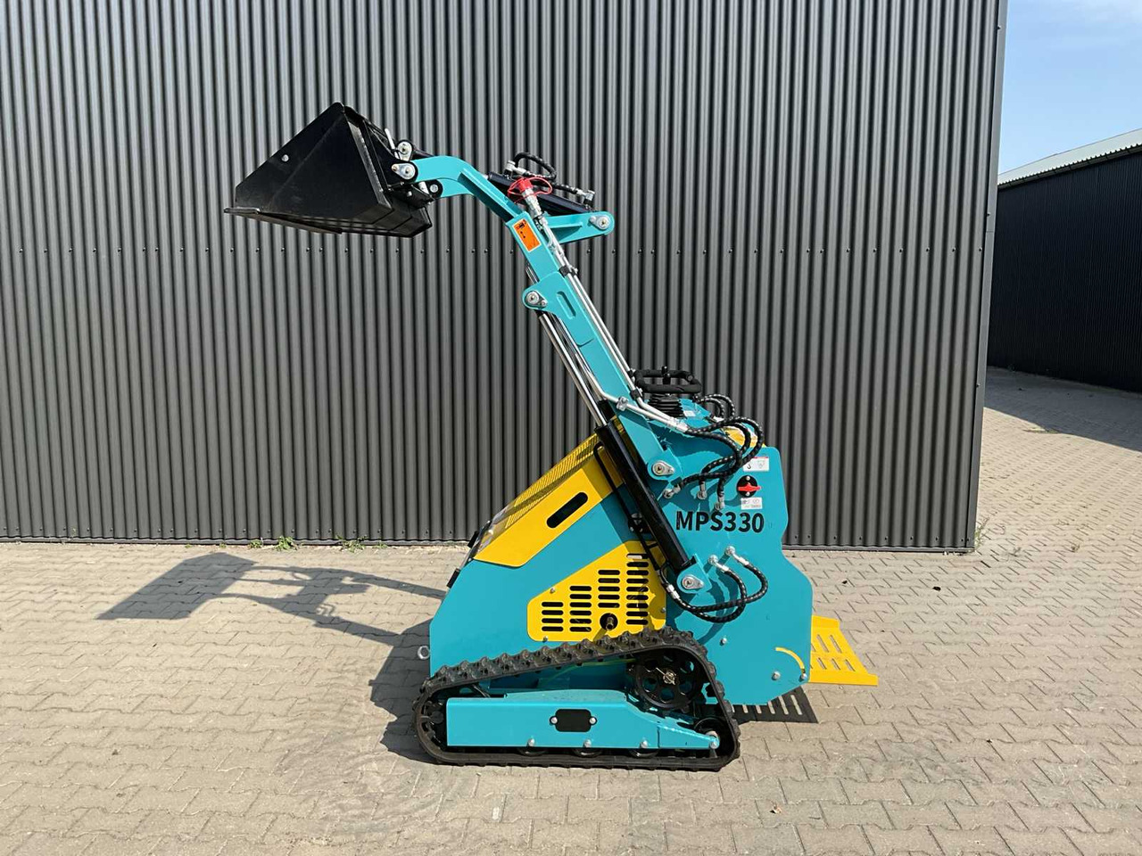 Mach Pro MP-S330 - Мини-погрузчик с бортовым поворотом: фото 1 Mach Pro MP-S330 - Мини-погрузчик с бортовым поворотом: фото 1