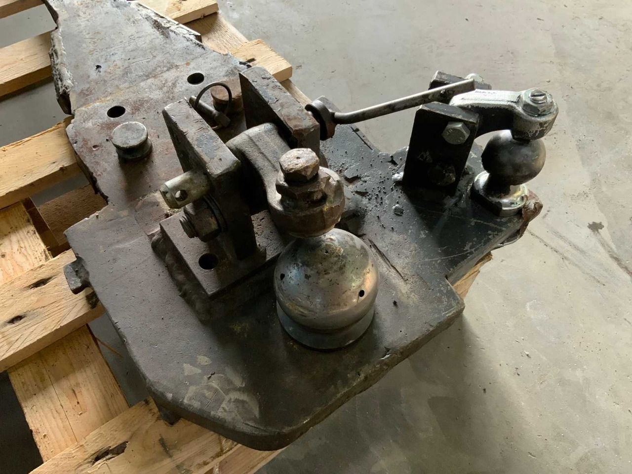 NEW HOLLAND 7000-SERIES / K80 - K50 TOWBAR - Трактор: фото 3 NEW HOLLAND 7000-SERIES / K80 - K50 TOWBAR - Трактор: фото 3