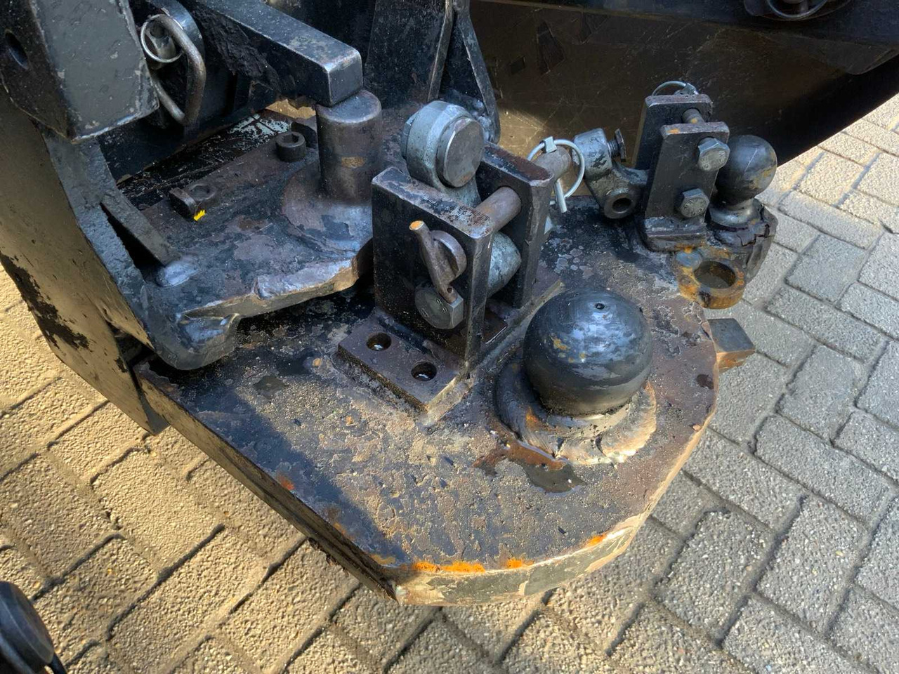 NEW HOLLAND 7000-SERIES / K80 - K50 TOWBAR - Трактор: фото 1 NEW HOLLAND 7000-SERIES / K80 - K50 TOWBAR - Трактор: фото 1