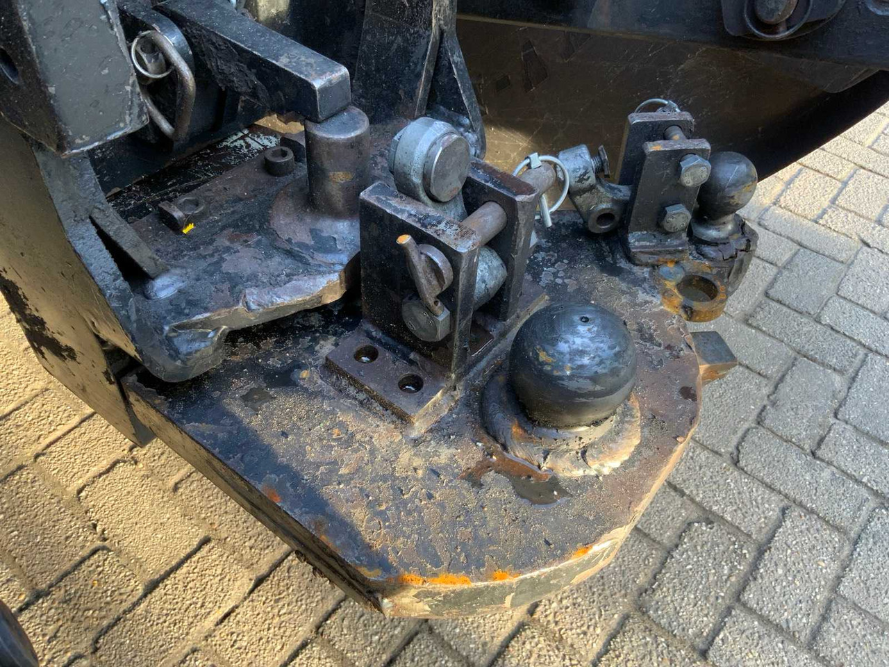 NEW HOLLAND 7000-SERIES / K80 - K50 TOWBAR - Трактор: фото 2 NEW HOLLAND 7000-SERIES / K80 - K50 TOWBAR - Трактор: фото 2