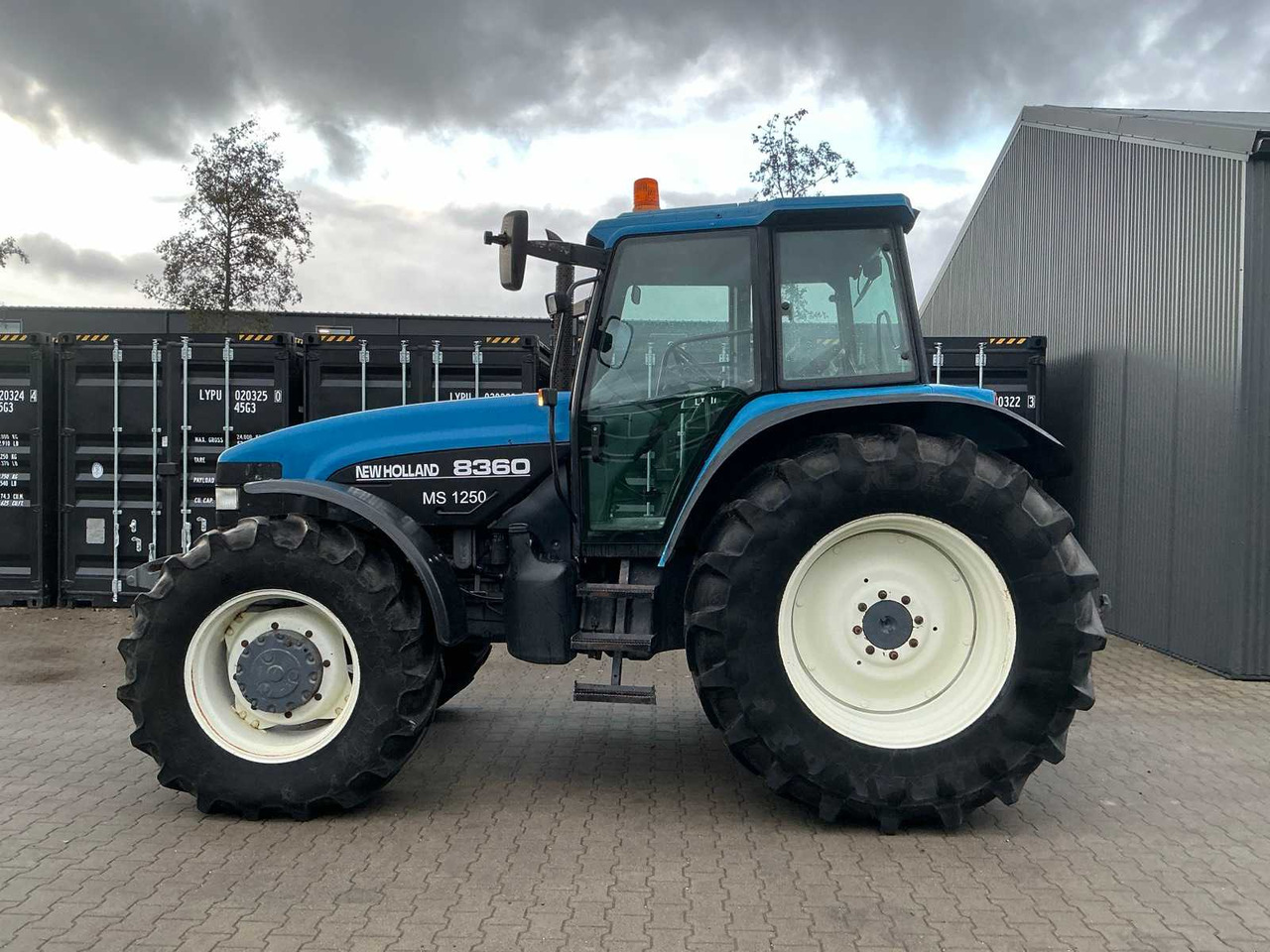 NEW HOLLAND 8360 ALL-WHEEL DRIVE FARM TRACTOR - Трактор: фото 5 NEW HOLLAND 8360 ALL-WHEEL DRIVE FARM TRACTOR - Трактор: фото 5