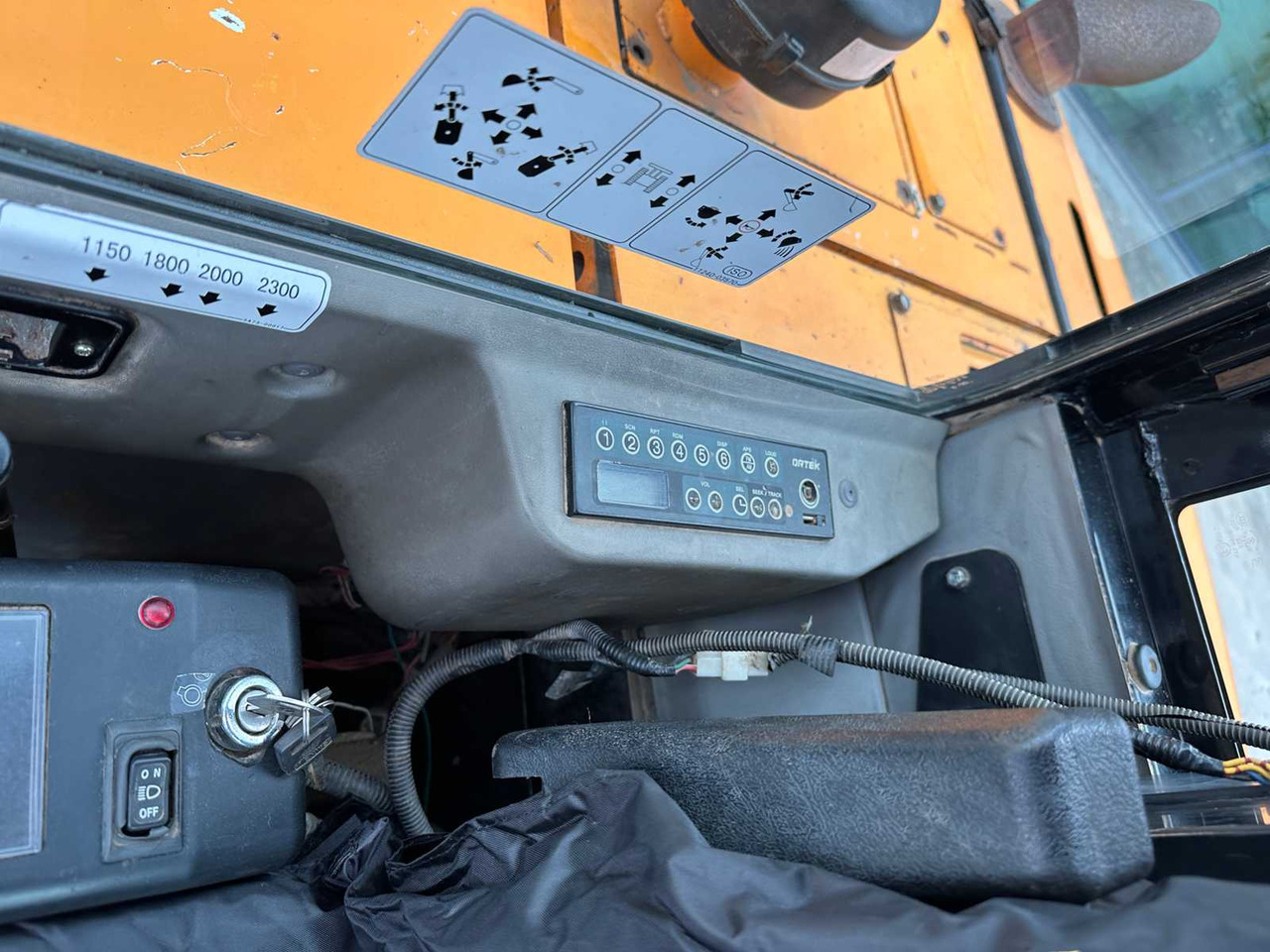 Экскаватор NNK/HYUNDAI ROBEX 75-7: фото 26 Экскаватор NNK/HYUNDAI ROBEX 75-7: фото 26