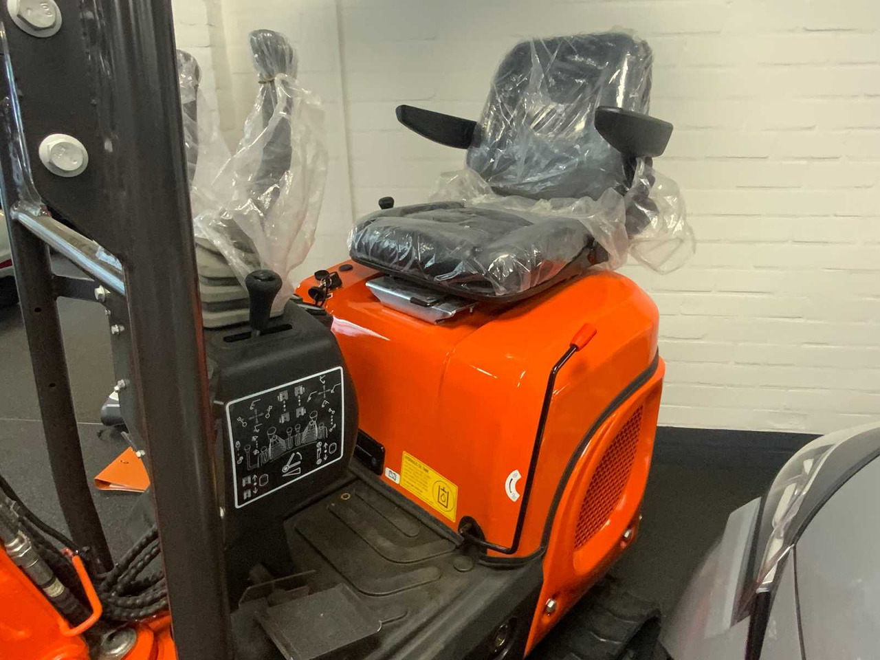 Powered-By-Kubota U105 - Мини-экскаватор: фото 4 Powered-By-Kubota U105 - Мини-экскаватор: фото 4