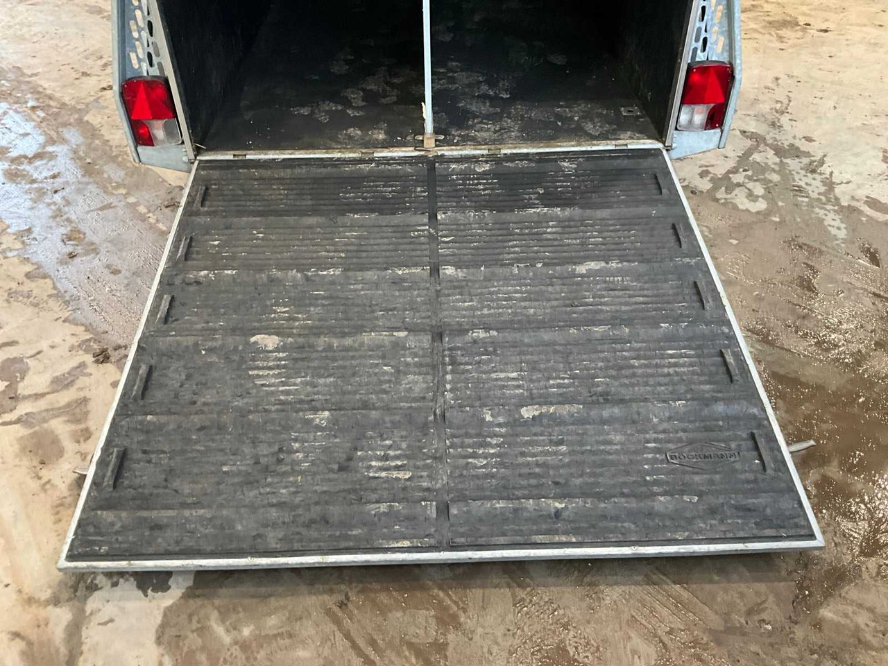 2008 BOECKMANN P10 HORSE TRAILER - Прицеп: фото 5 2008 BOECKMANN P10 HORSE TRAILER - Прицеп: фото 5