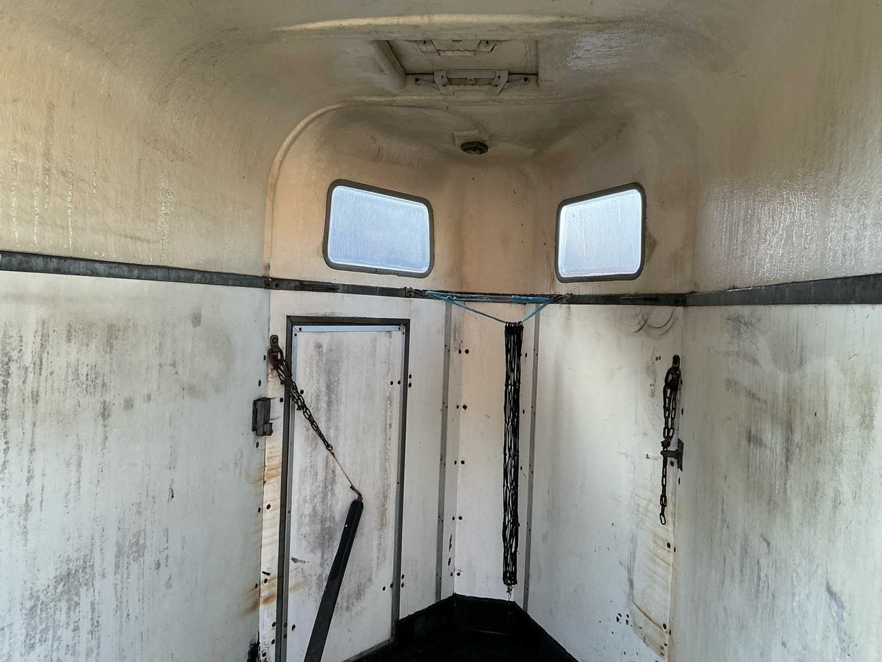 ALEC PK20 HORSE TRAILER - Прицеп: фото 5 ALEC PK20 HORSE TRAILER - Прицеп: фото 5