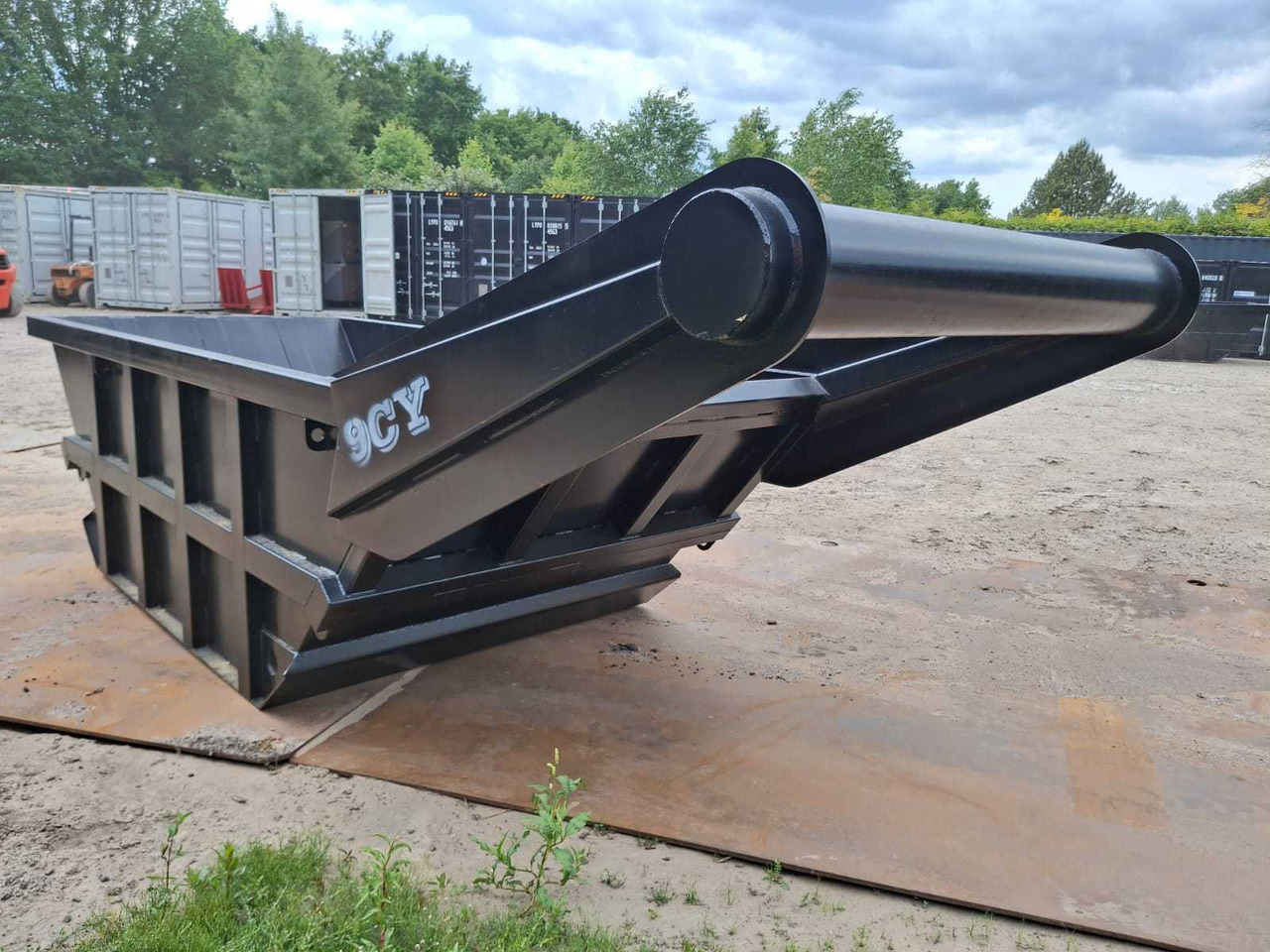 Rhino-cross 9 kuub - Бункер накопитель: фото 4 Rhino-cross 9 kuub - Бункер накопитель: фото 4