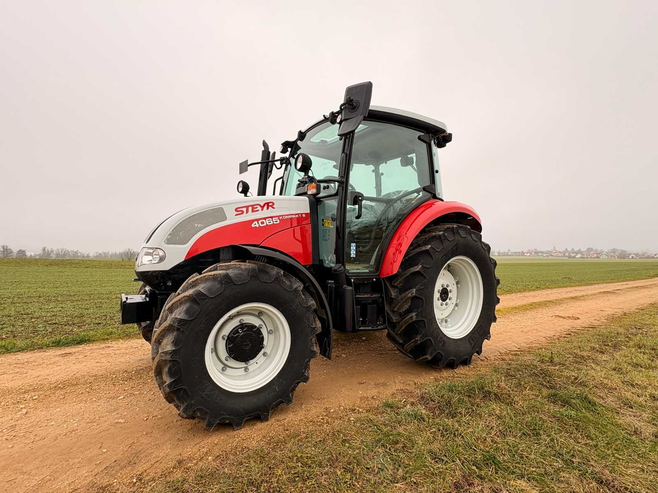 STEYR 4065 S - COMPACT ALL-WHEEL DRIVE TRACTOR (2022) - Трактор: фото 1 STEYR 4065 S - COMPACT ALL-WHEEL DRIVE TRACTOR (2022) - Трактор: фото 1