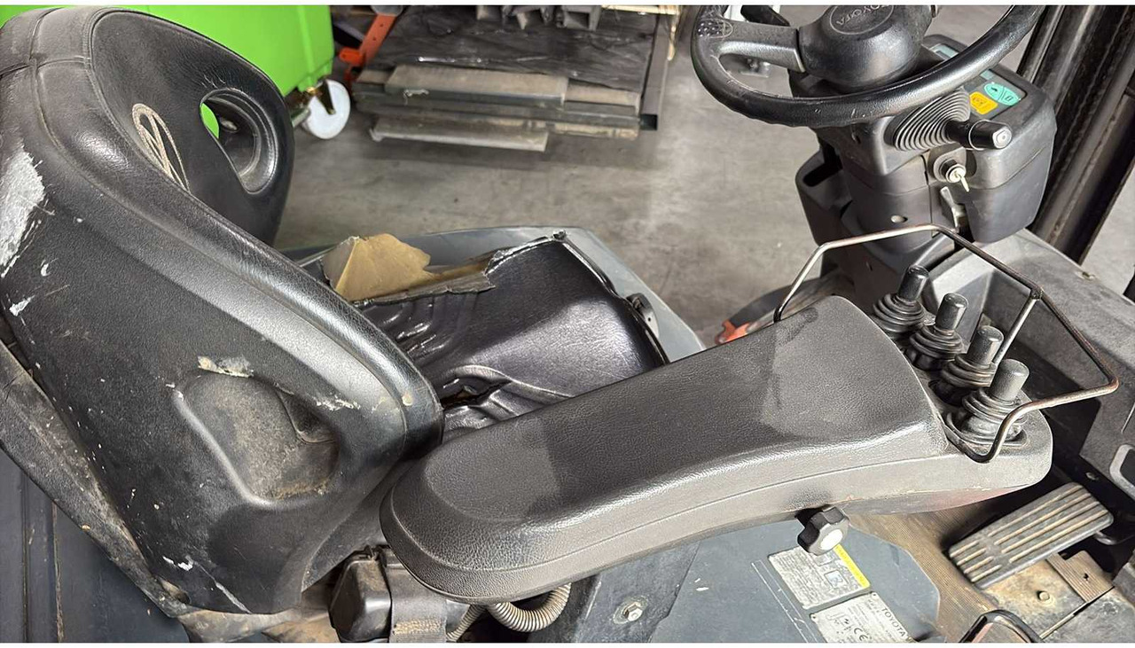 TOYOTA - 2005 - 7FBEF16 - FORKLIFT TRUCK - Вилочный погрузчик: фото 3 TOYOTA - 2005 - 7FBEF16 - FORKLIFT TRUCK - Вилочный погрузчик: фото 3