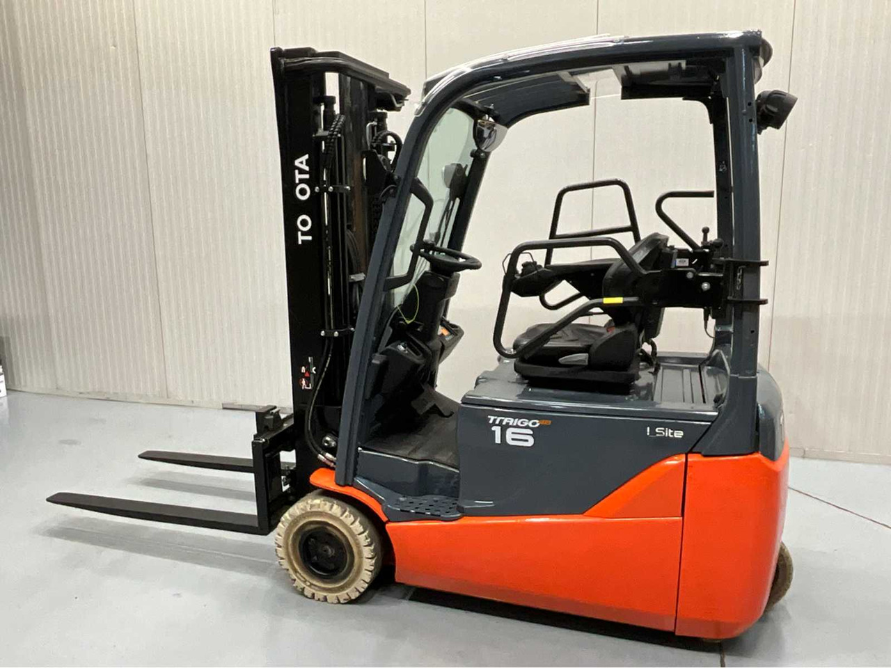 TOYOTA - 8FBE16T - FORKLIFT 2018- FREELIFT - SIDESHIFT - PLASTIC ROOF - 4TH FUNCTION - Вилочный погрузчик: фото 3 TOYOTA - 8FBE16T - FORKLIFT 2018- FREELIFT - SIDESHIFT - PLASTIC ROOF - 4TH FUNCTION - Вилочный погрузчик: фото 3