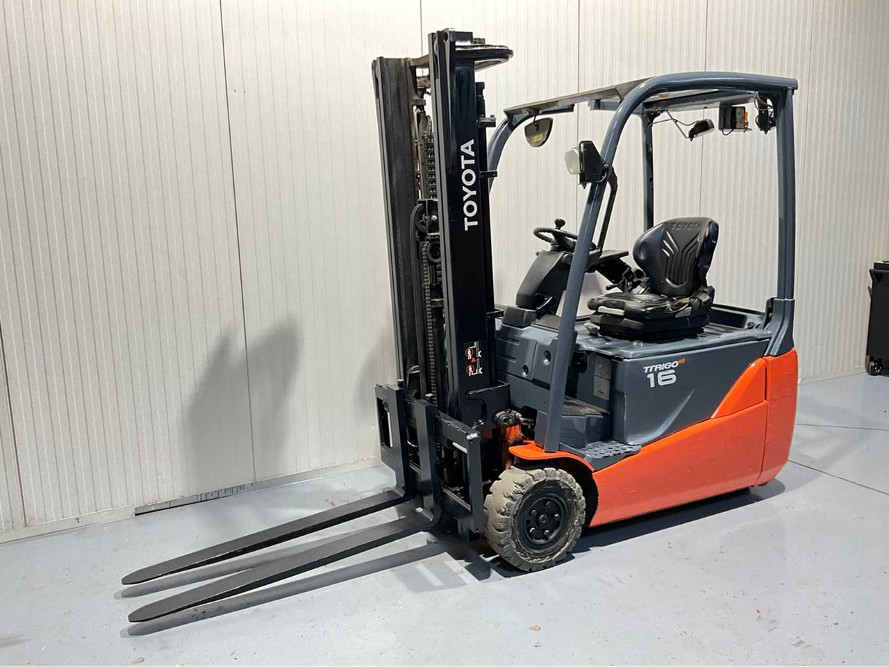 TOYOTA - 8FBE16T - FORKLIFT, FREELIFT SIDESHIFT, FREE-LIFT, YEAR OF MANUFACTURE 2018 - Вилочный погрузчик: фото 1 TOYOTA - 8FBE16T - FORKLIFT, FREELIFT SIDESHIFT, FREE-LIFT, YEAR OF MANUFACTURE 2018 - Вилочный погрузчик: фото 1