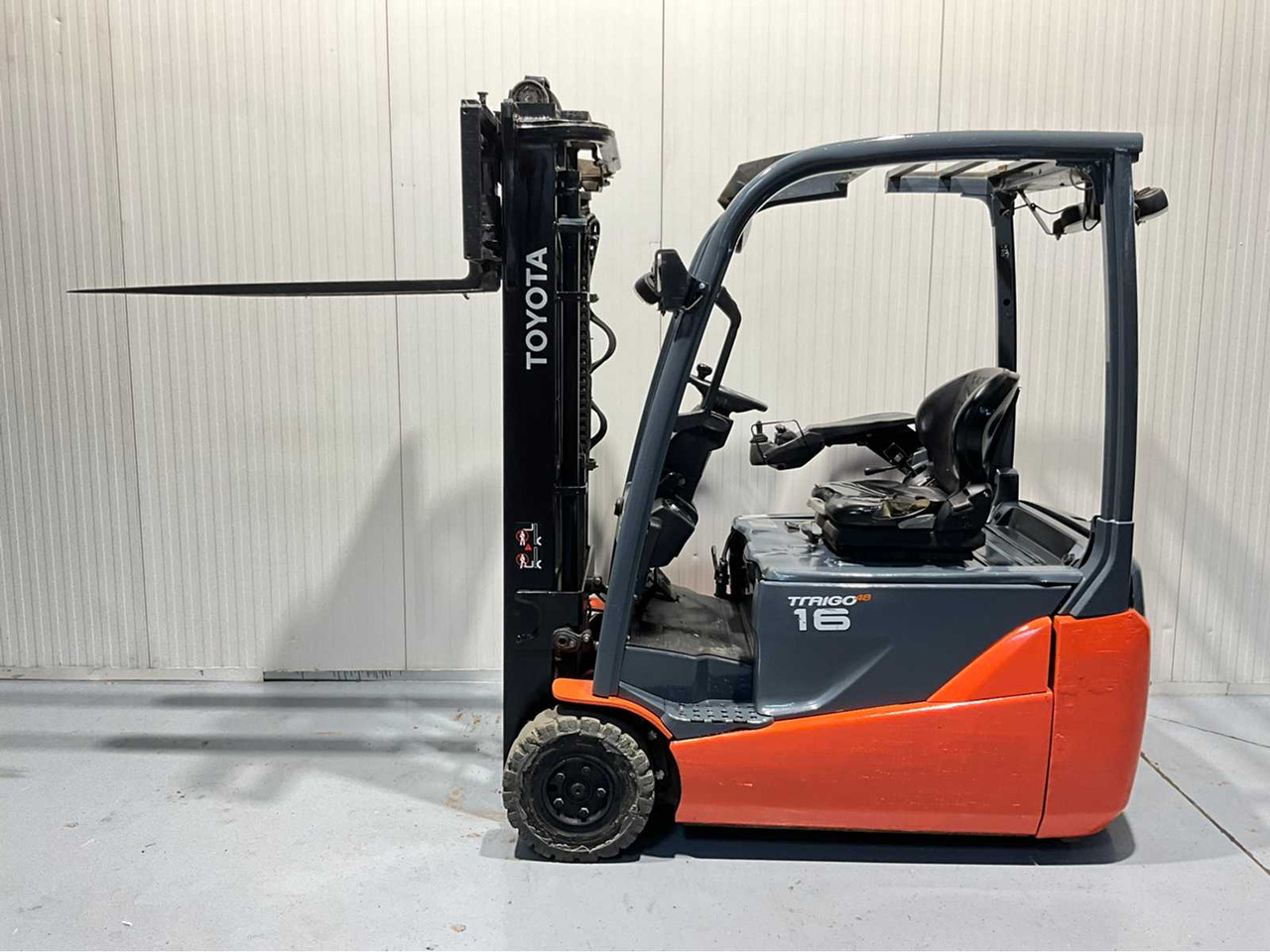TOYOTA - 8FBE16T - FORKLIFT, FREELIFT SIDESHIFT, FREE-LIFT, YEAR OF MANUFACTURE 2018 - Вилочный погрузчик: фото 4 TOYOTA - 8FBE16T - FORKLIFT, FREELIFT SIDESHIFT, FREE-LIFT, YEAR OF MANUFACTURE 2018 - Вилочный погрузчик: фото 4