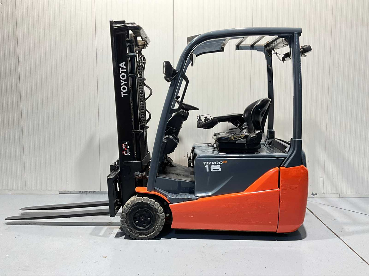 TOYOTA - 8FBE16T - FORKLIFT, FREELIFT SIDESHIFT, FREE-LIFT, YEAR OF MANUFACTURE 2018 - Вилочный погрузчик: фото 2 TOYOTA - 8FBE16T - FORKLIFT, FREELIFT SIDESHIFT, FREE-LIFT, YEAR OF MANUFACTURE 2018 - Вилочный погрузчик: фото 2