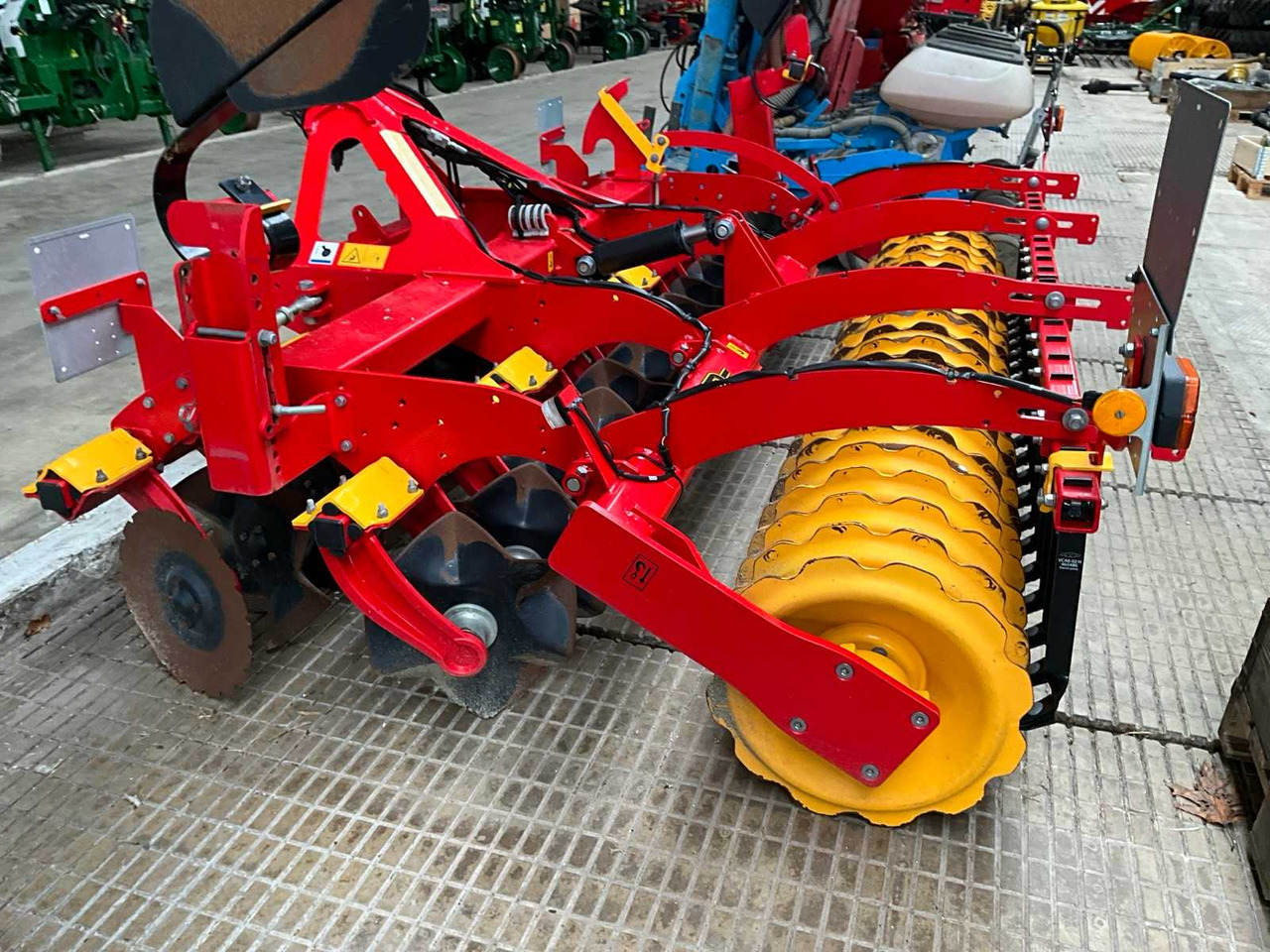 Väderstad CR300 CrossCutter - Дисковая борона: фото 5 Väderstad CR300 CrossCutter - Дисковая борона: фото 5