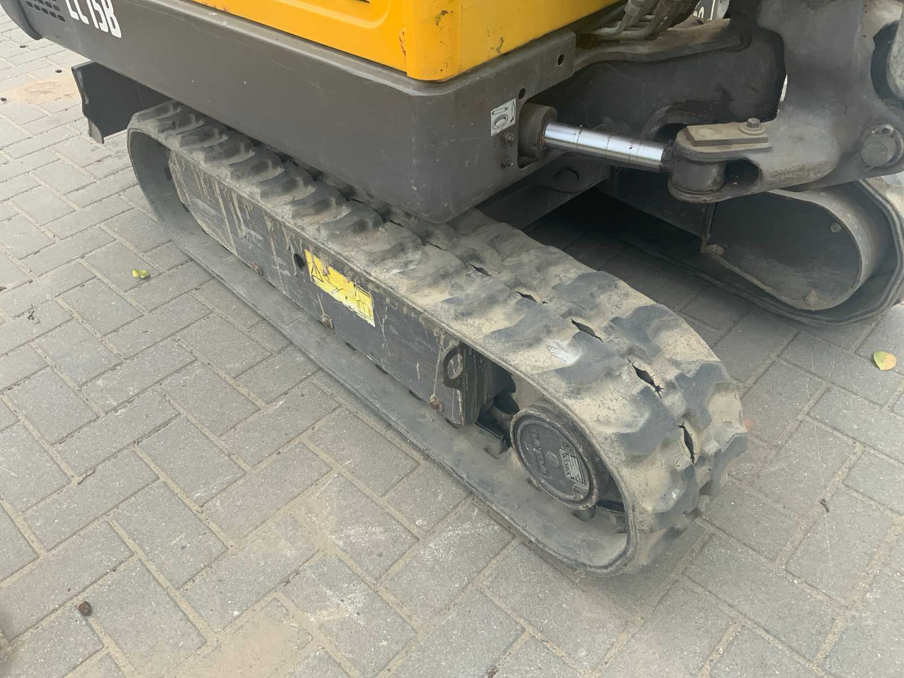 Мини-экскаватор Volvo EC15B XR: фото 10