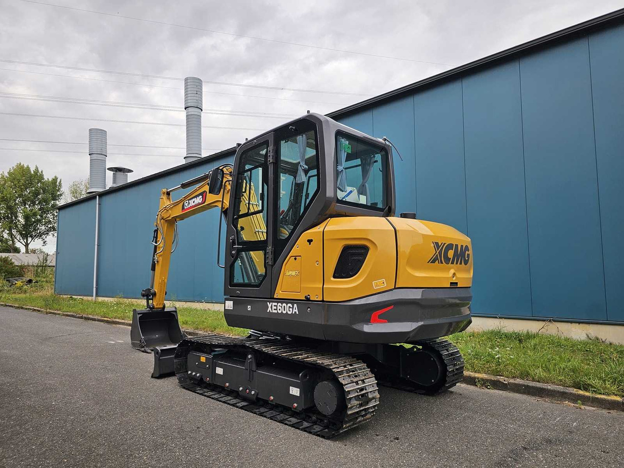 XCMG XE60GA - Гусеничный экскаватор: фото 3 XCMG XE60GA - Гусеничный экскаватор: фото 3