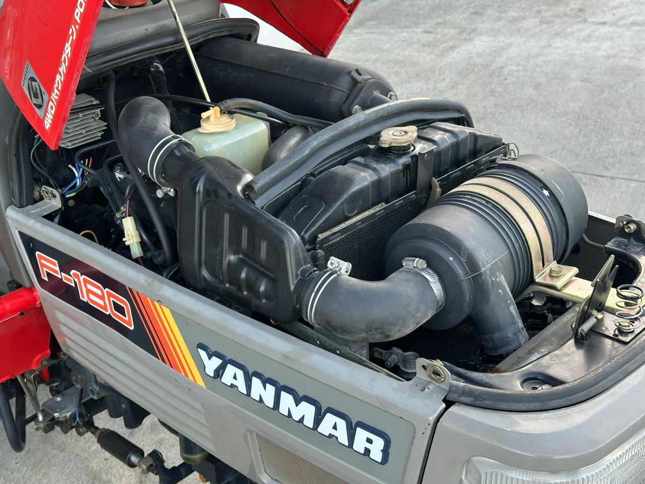 YANMAR - F-180 - 4-WHEEL DRIVE TRACTOR - Трактор: фото 5 YANMAR - F-180 - 4-WHEEL DRIVE TRACTOR - Трактор: фото 5