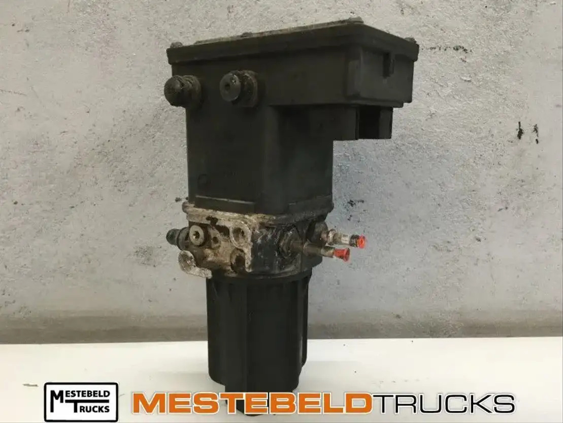 Mercedes-Benz Ad blue pomp - Глушитель/ Выхлопная система для Грузовиков: фото 1 Mercedes-Benz Ad blue pomp - Глушитель/ Выхлопная система для Грузовиков: фото 1