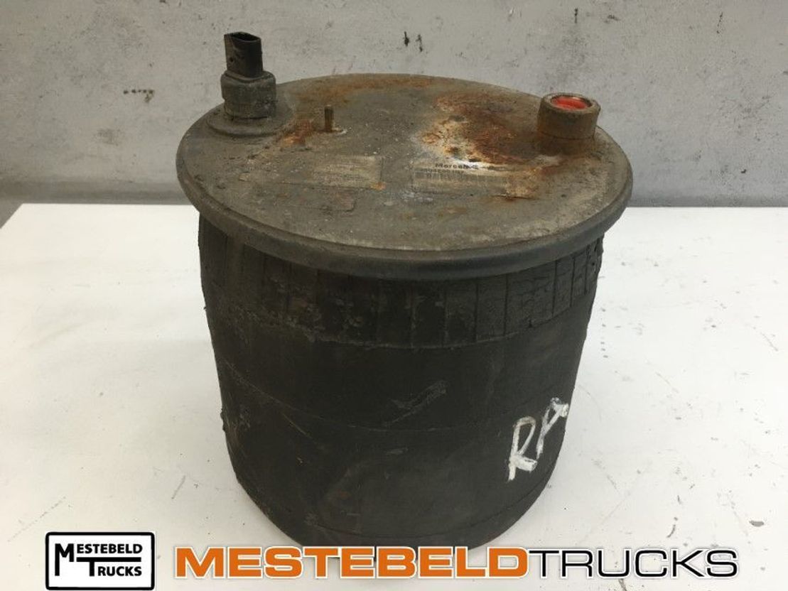 Mercedes-Benz Luchtbalg met sensor achteras - Воздушная подвеска для Грузовиков: фото 1 Mercedes-Benz Luchtbalg met sensor achteras - Воздушная подвеска для Грузовиков: фото 1