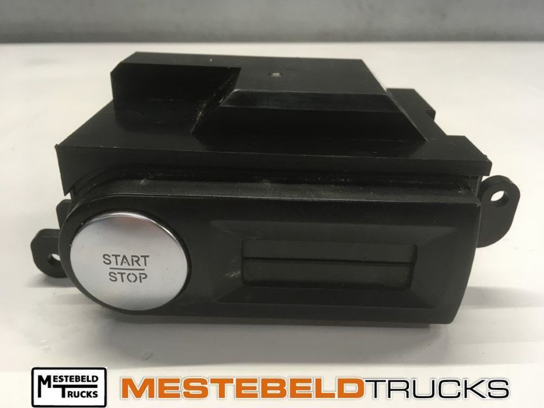 Mercedes-Benz Startslotschakelaar - Кабина и интерьер для Грузовиков: фото 1 Mercedes-Benz Startslotschakelaar - Кабина и интерьер для Грузовиков: фото 1