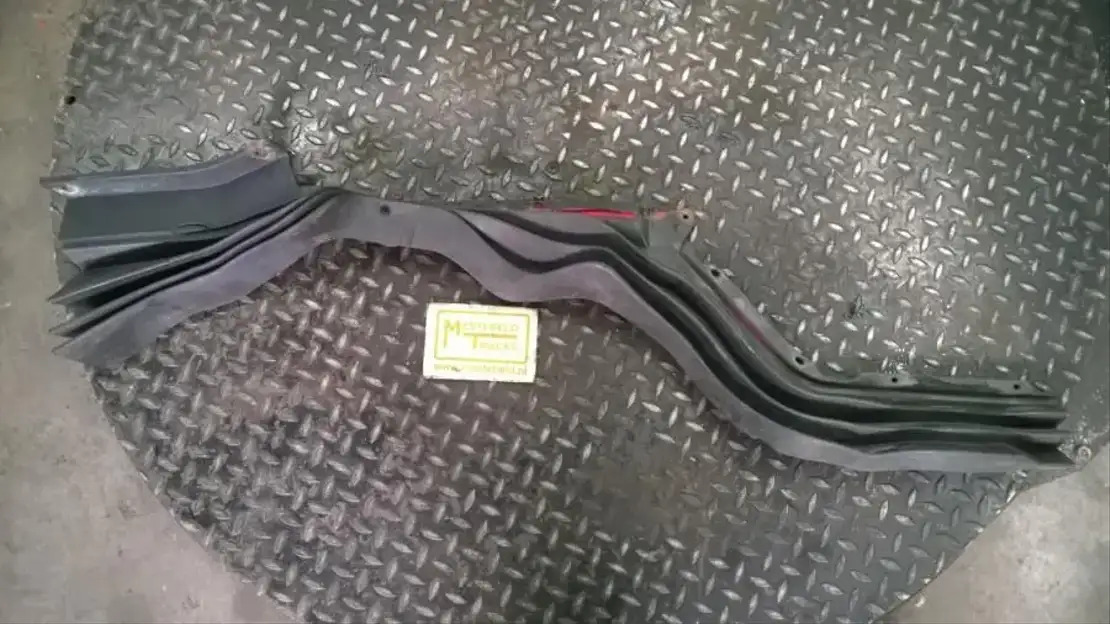 Scania G eluidsisolatiekap rechts - Кабина и интерьер для Грузовиков: фото 1 Scania G eluidsisolatiekap rechts - Кабина и интерьер для Грузовиков: фото 1