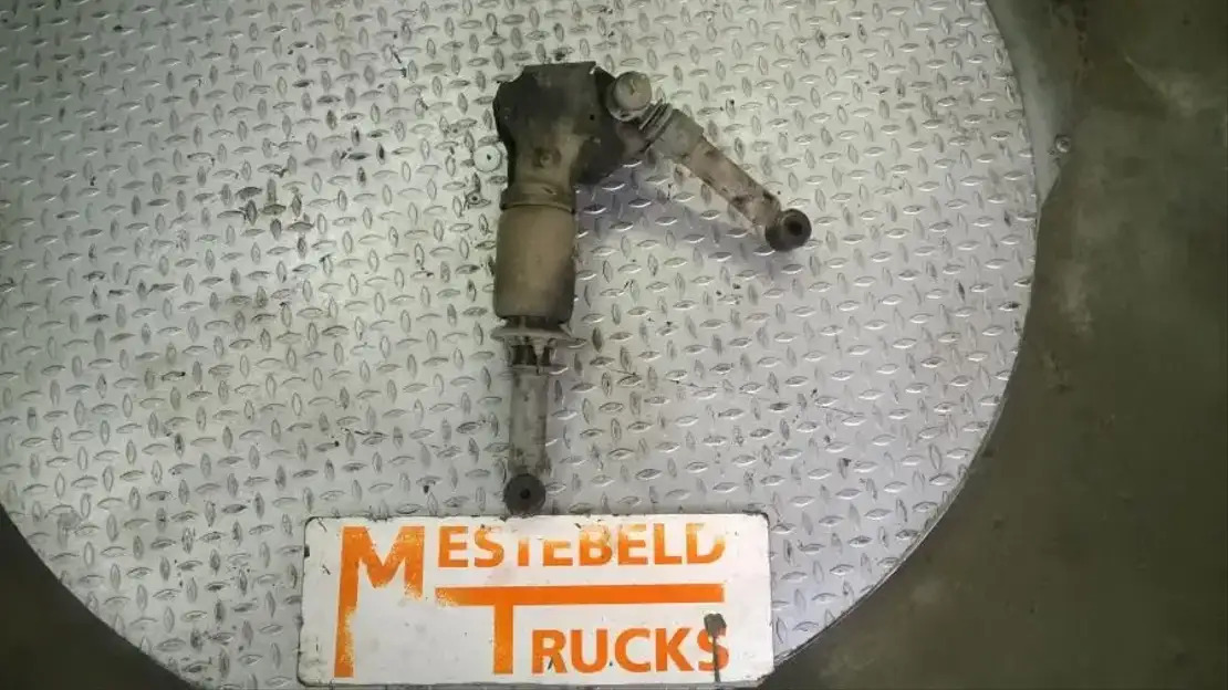 Volvo Cabinebevestiging achter  - Кабина и интерьер для Грузовиков: фото 1 Volvo Cabinebevestiging achter  - Кабина и интерьер для Грузовиков: фото 1