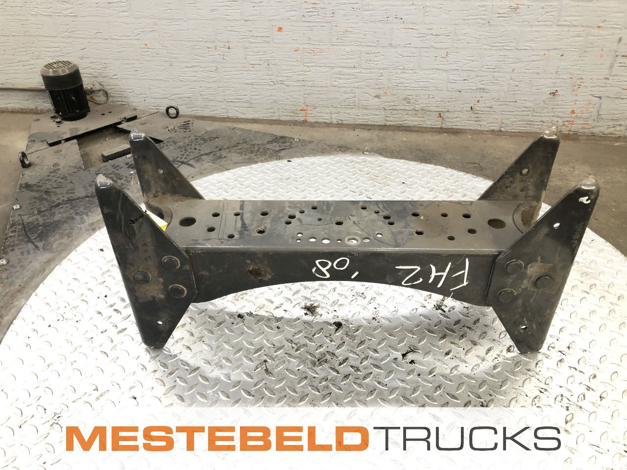 Volvo Dwarsligger na transmissie FH 2 - Рама/ Шасси для Грузовиков: фото 1 Volvo Dwarsligger na transmissie FH 2 - Рама/ Шасси для Грузовиков: фото 1