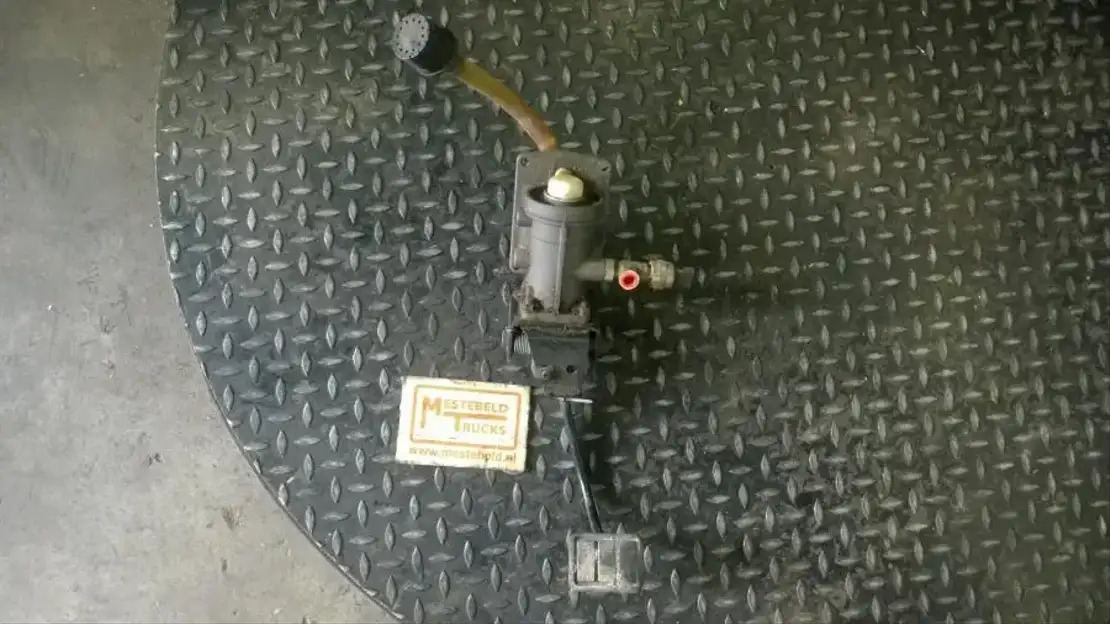 Volvo Remventiel en rempedaal - Детали тормозной системы для Грузовиков: фото 1 Volvo Remventiel en rempedaal - Детали тормозной системы для Грузовиков: фото 1