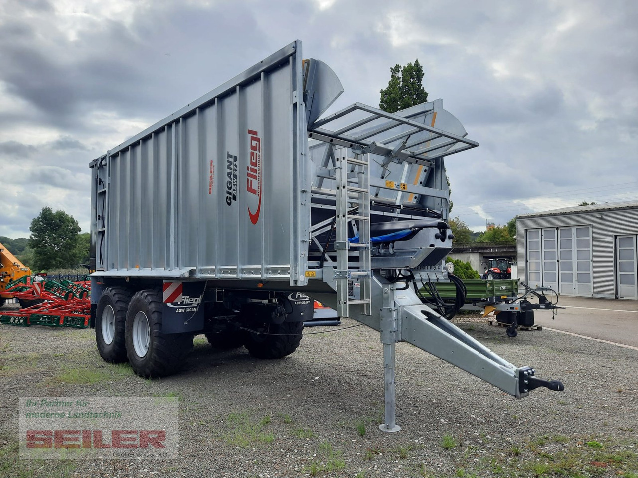 Fliegl ASW 271 C FOX "Franken-Renner" 40m³ - Самозагружающийся прицеп: фото 2 Fliegl ASW 271 C FOX "Franken-Renner" 40m³ - Самозагружающийся прицеп: фото 2