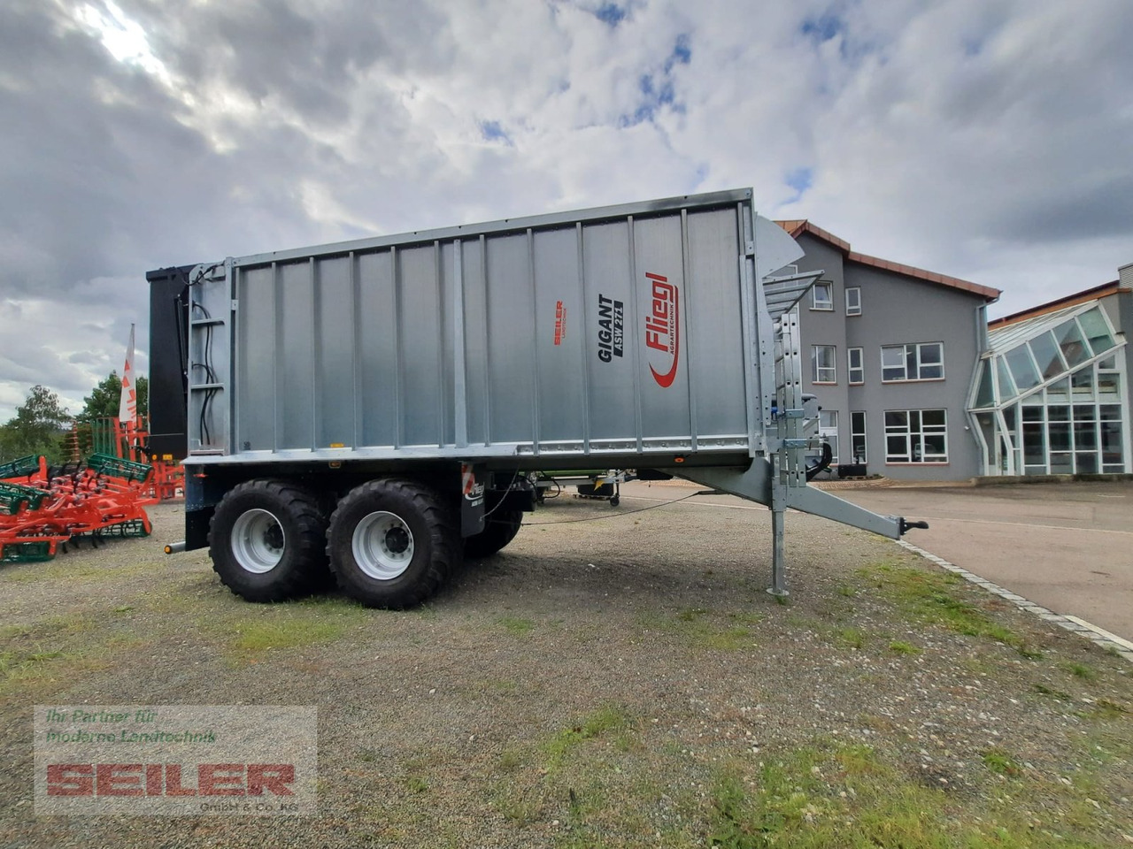 Fliegl ASW 271 C FOX "Franken-Renner" 40m³ - Самозагружающийся прицеп: фото 4 Fliegl ASW 271 C FOX "Franken-Renner" 40m³ - Самозагружающийся прицеп: фото 4