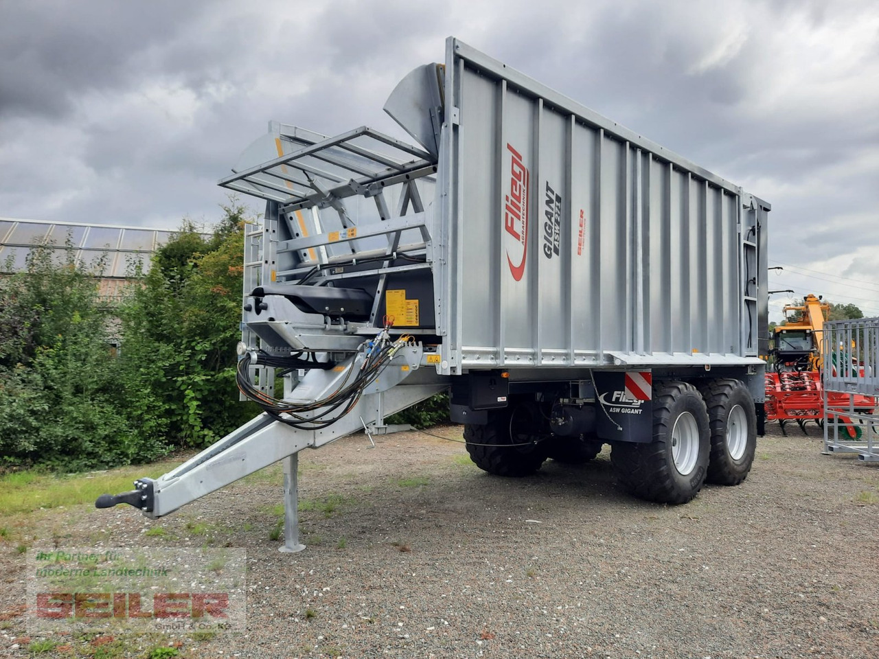 Fliegl ASW 271 C FOX "Franken-Renner" 40m³ - Самозагружающийся прицеп: фото 1 Fliegl ASW 271 C FOX "Franken-Renner" 40m³ - Самозагружающийся прицеп: фото 1