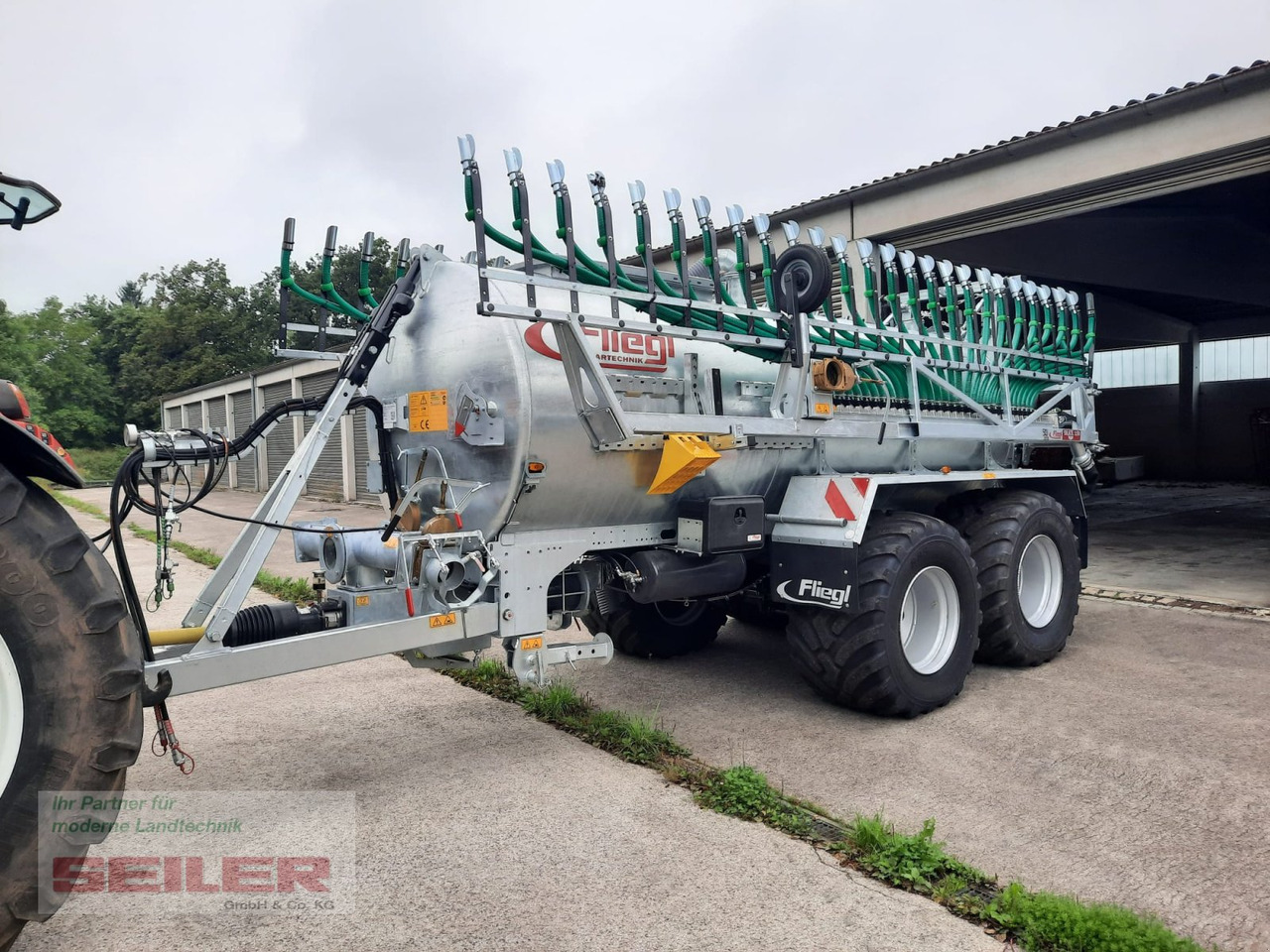 Fliegl PFW 12000 Maxx Line Tandem + Skate 150 12m³ / 15 m - Цистерна для жидкого навоза: фото 1 Fliegl PFW 12000 Maxx Line Tandem + Skate 150 12m³ / 15 m - Цистерна для жидкого навоза: фото 1