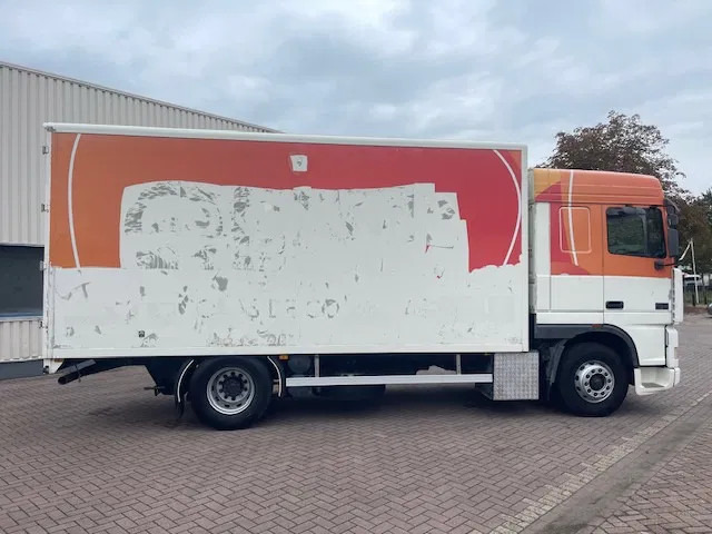 DAF XF 95.380 Euro 2 Manual-Gear - Грузовик с закрытым кузовом: фото 2 DAF XF 95.380 Euro 2 Manual-Gear - Грузовик с закрытым кузовом: фото 2