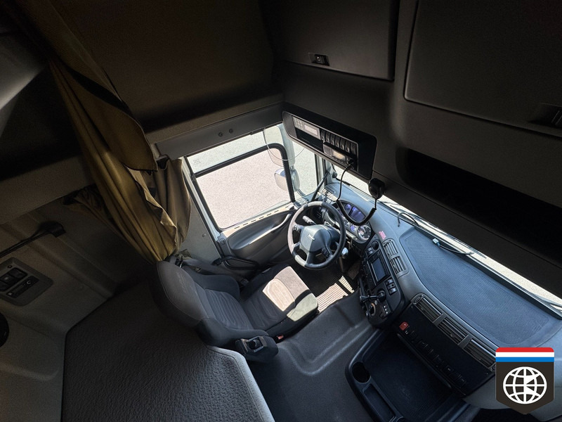 DAF CF 85 6X2/4 - DEEPFREEZER -30oC / CHEREAU / 3000 taillift - Рефрижератор: фото 4 DAF CF 85 6X2/4 - DEEPFREEZER -30oC / CHEREAU / 3000 taillift - Рефрижератор: фото 4