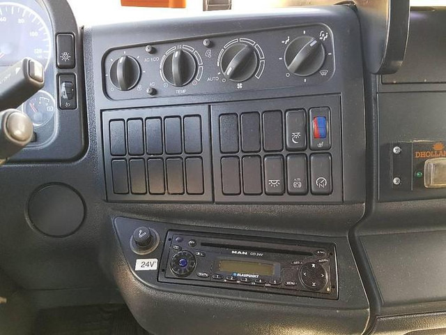 Грузовик с закрытым кузовом MAN TGL 12.210 4x2 BL: фото 12 Грузовик с закрытым кузовом MAN TGL 12.210 4x2 BL: фото 12