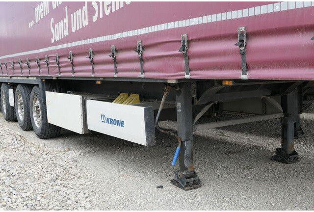 Krone SD, Gelenkt, Luft-Lift, Mitnahmestapler, Edscha - Тентованный полуприцеп: фото 2 Krone SD, Gelenkt, Luft-Lift, Mitnahmestapler, Edscha - Тентованный полуприцеп: фото 2